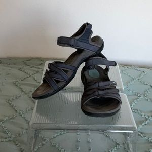 Teva Tierra Blue Sandals Sz 8